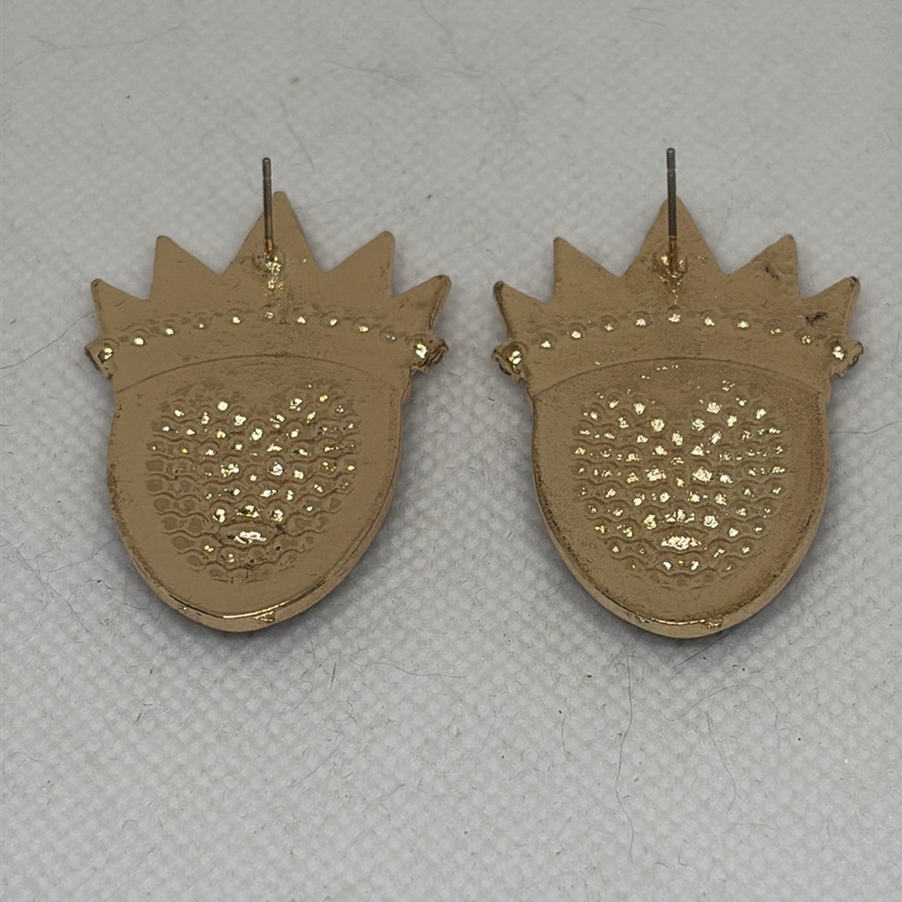 Disney Snow White Inspired Evil Queen Villain Studded Earrings - Picture 12 of 13